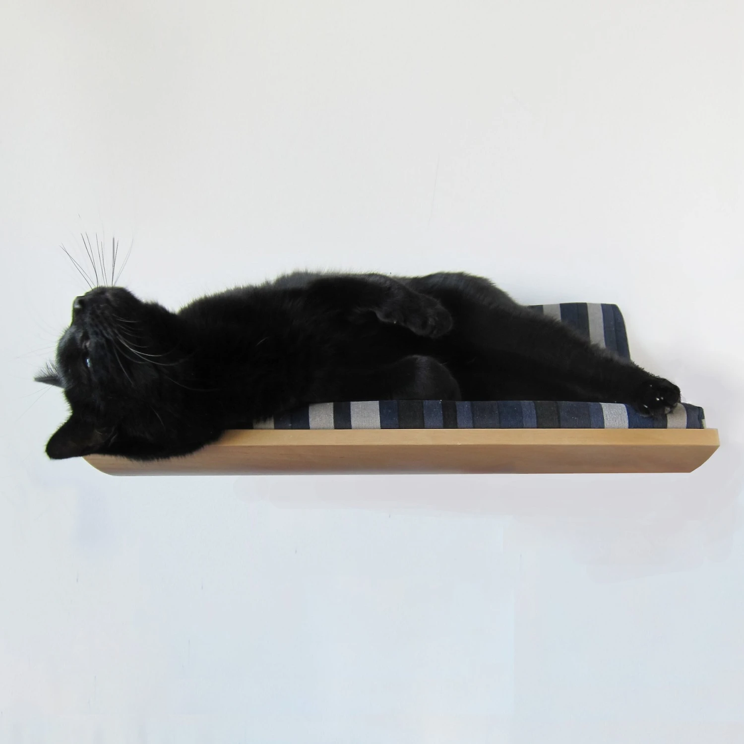 Curve Wall-Mounted Cat Perch 2 Curve Wall-Mounted Cat Perch - Image 2